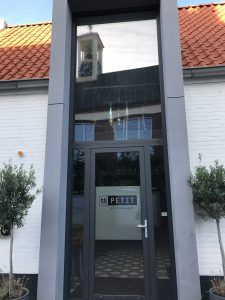 Petit Kitchen & Bar 1