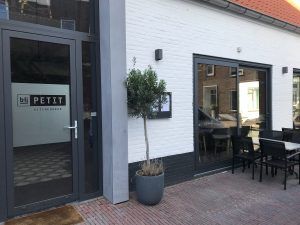 Petit Kitchen & Bar 4