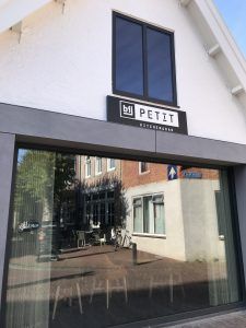 Petit Kitchen & Bar 7